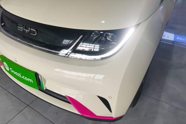 BYD Dolphin 2025, 15300 км, за 12257 USD