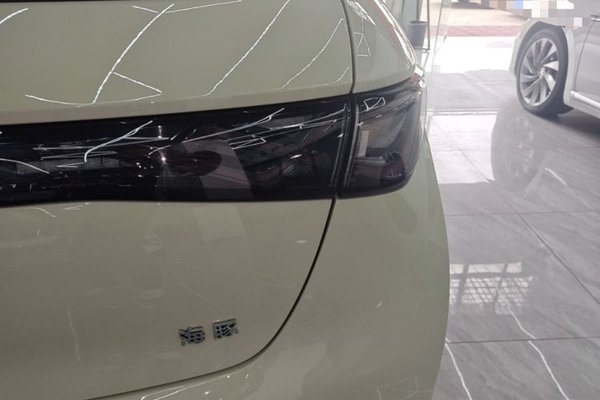 BYD Dolphin 2025, 2800 км, за 14042 USD