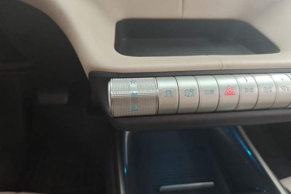 BYD Dolphin 2025, 2800 км, за 14042 USD - фото 16