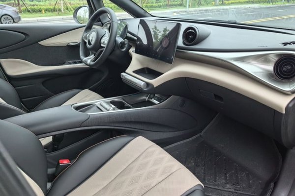 BYD Dolphin 2025, 2800 км, за 14042 USD - фото 24