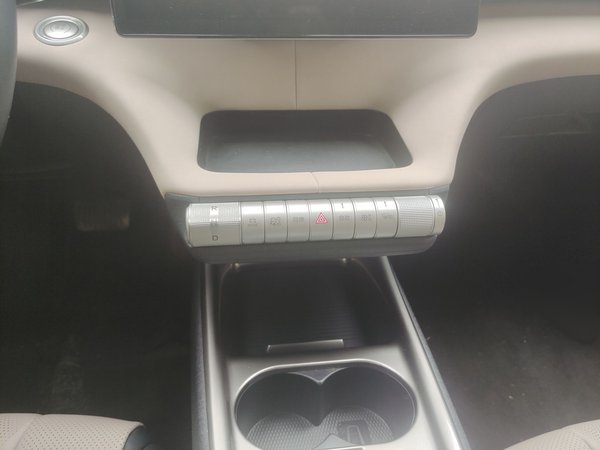 BYD Dolphin 2025, 32800 км, за 10860 USD - фото 12