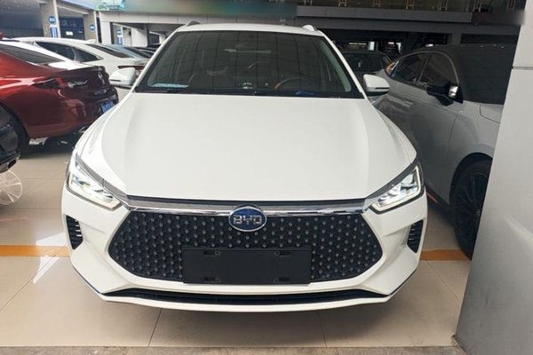 BYD e2 2020, 52200 км, за 9085 USD