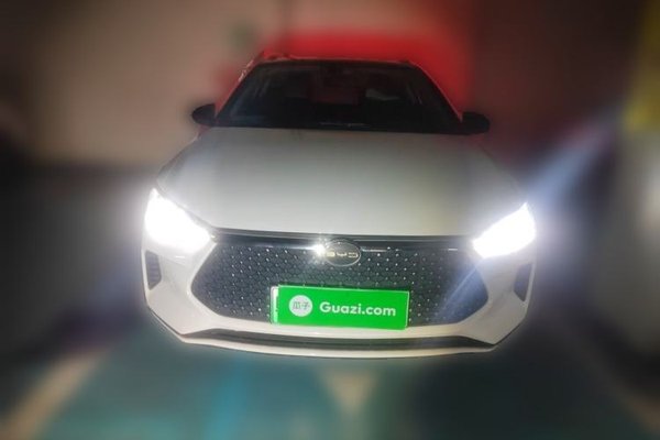 BYD e2 2021, 61000 км, за 8645 USD