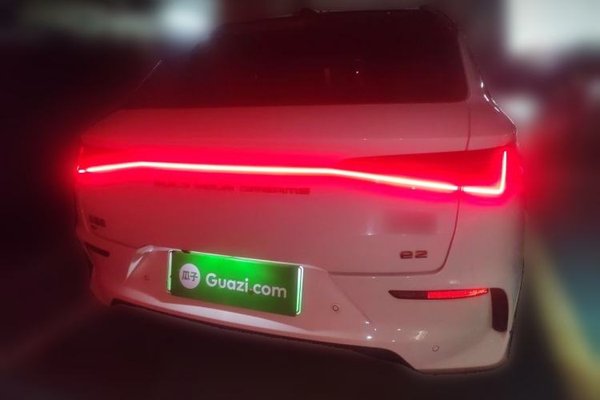 BYD e2 2021, 61000 км, за 8645 USD