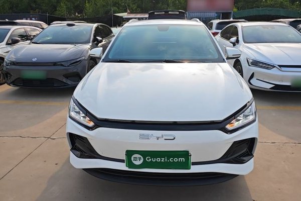 BYD e2 2023, 82900 км, за 9541 USD