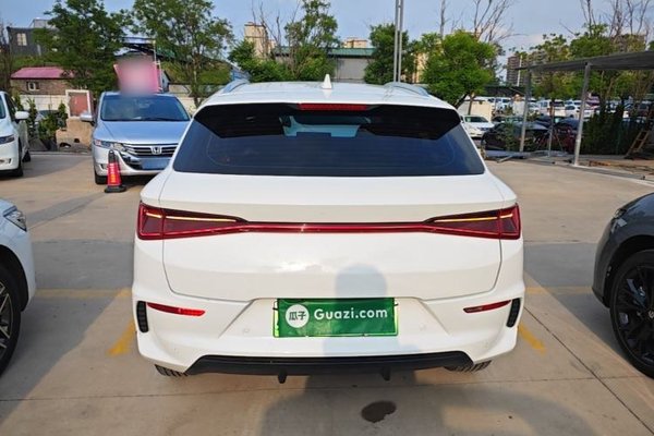 BYD e2 2023, 82900 км, за 9541 USD