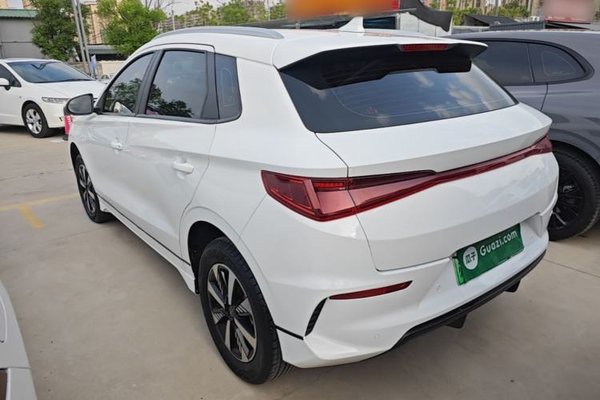 BYD e2 2023, 82900 км, за 9541 USD