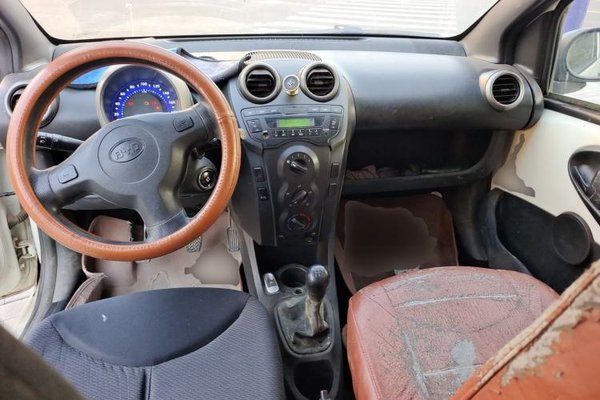 BYD F0 2012, 64000 км, за 1991 USD - фото 9