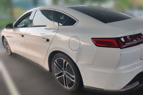 BYD Han 2020, 61800 км, за 15623 USD