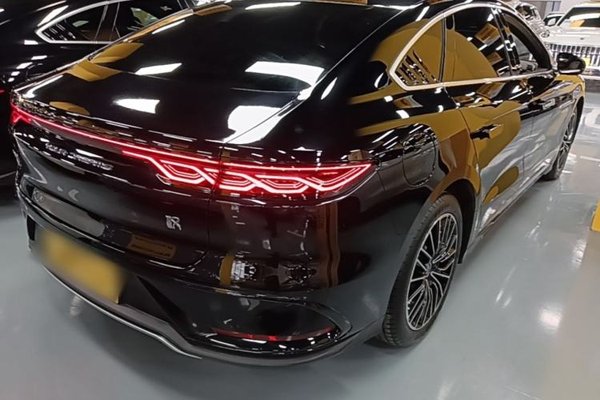 BYD Han 2022, 18700 км, за 16014 USD