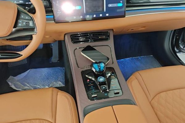 BYD Han 2022, 41600 км, за 14822 USD - фото 16