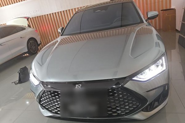 BYD Han 2022, 33400 км, за 16219 USD