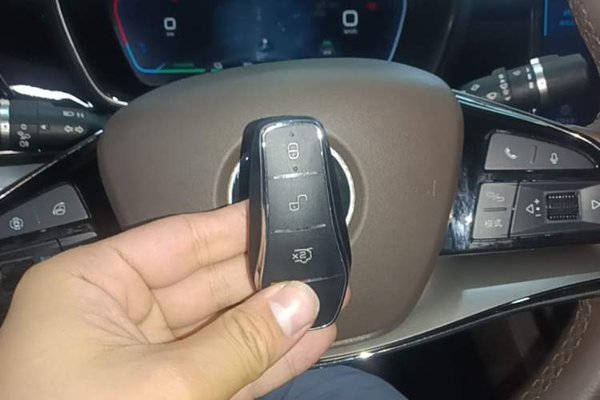 BYD Han 2022, 66600 км, за 14351 USD - фото 23