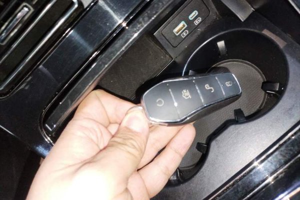 BYD Han 2022, 77700 км, за 14506 USD - фото 23