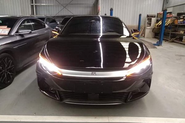 BYD Han 2023, 15300 км, за 21832 USD
