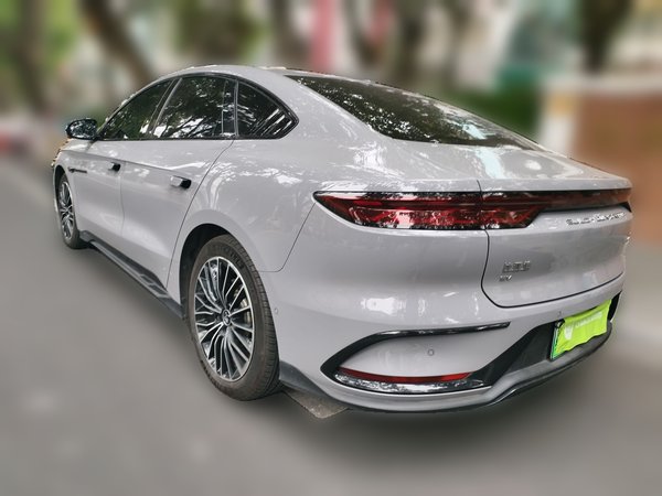 BYD Han 2025, 12800 км, за 23487 USD