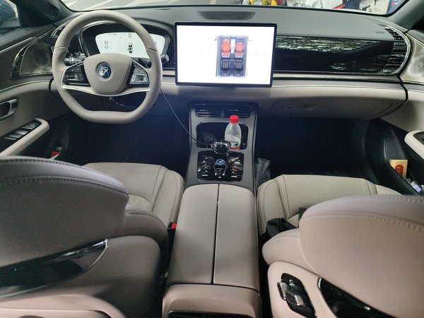 BYD Han 2025, 12800 км, за 23487 USD - фото 10