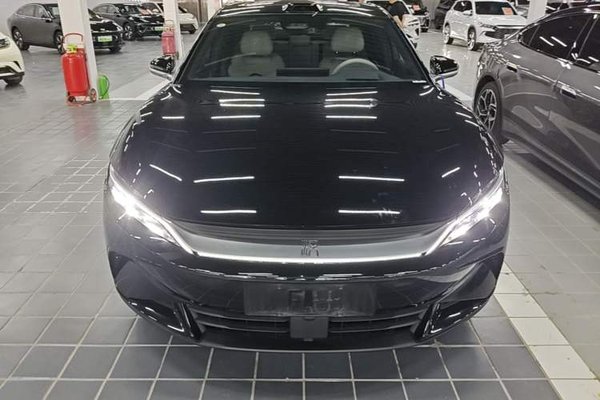 BYD Han 2025, 3400 км, за 23752 USD