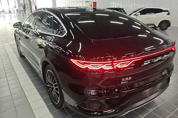 BYD Han 2025, 3400 км, за 23752 USD