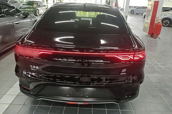 BYD Han 2025, 3400 км, за 23752 USD