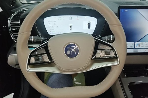 BYD Han 2025, 3400 км, за 23752 USD - фото 19