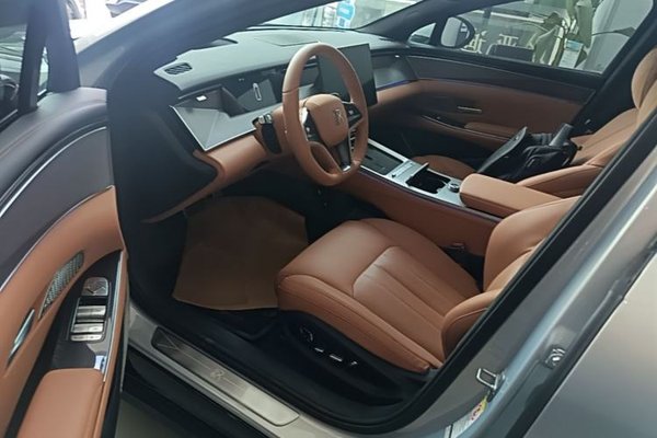 BYD Han L 2025, 3100 км, за 29801 USD - фото 18