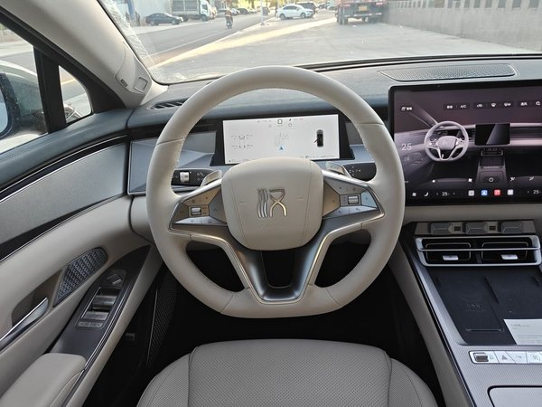 BYD Han L 2025, 31500 км, за 27235 USD - фото 11