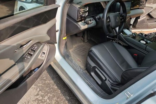 BYD Qin L 2024, 31300 км, за 10427 USD - фото 13