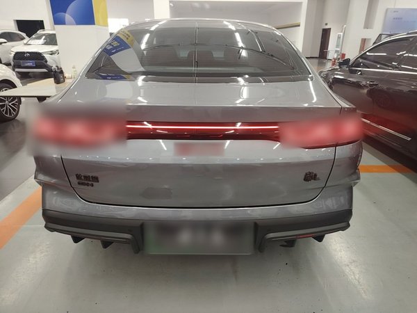 BYD Qin L 2024, 36600 км, за 13278 USD