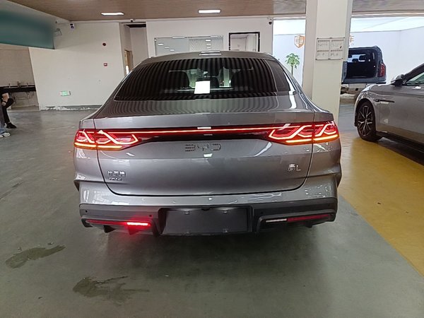 BYD Qin L 2024, 6400 км, за 10471 USD