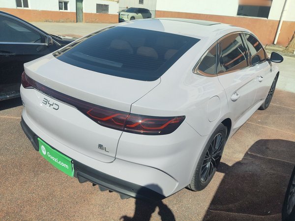 BYD Qin L 2024, 25500 км, за 14161 USD