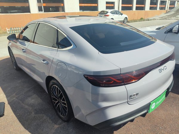 BYD Qin L 2024, 25500 км, за 14161 USD