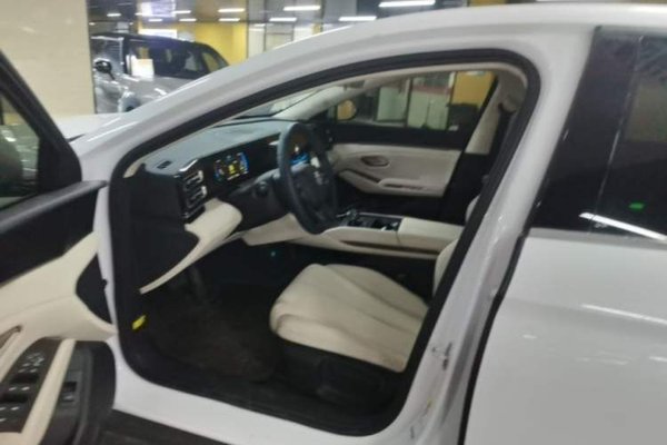 BYD Qin L 2024, 2800 км, за 11032 USD - фото 18