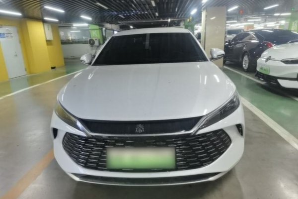 BYD Qin L 2024, 3900 км, за 10988 USD