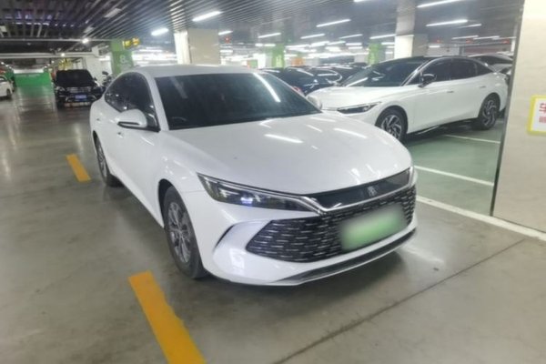 BYD Qin L 2024, 3900 км, за 10988 USD