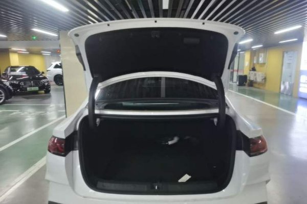BYD Qin L 2024, 3900 км, за 10988 USD - фото 22