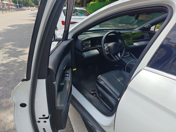 BYD Qin L 2024, 60100 км, за 11656 USD - фото 13