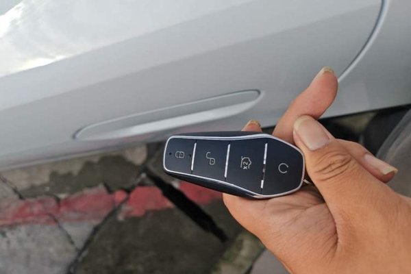 BYD Qin L 2025, 14300 км, за 15507 USD