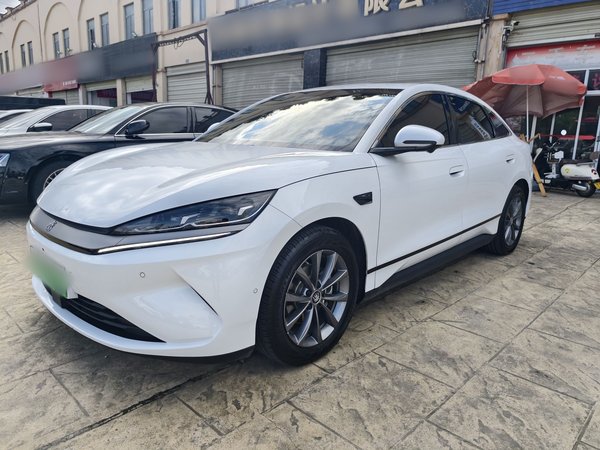 BYD Qin L · 2025 год