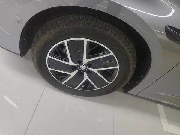 BYD Qin L 2025, 2600 км, за 14933 USD - фото 8