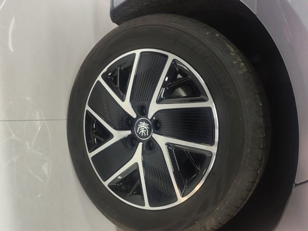 BYD Qin L 2025, 2600 км, за 14933 USD - фото 10