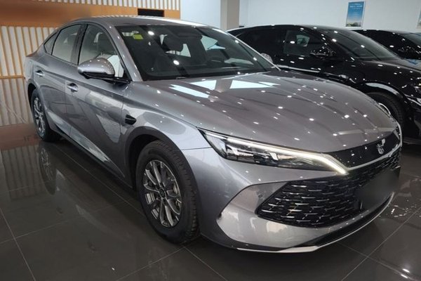 BYD Qin L 2025, 5000 км, за 12454 USD