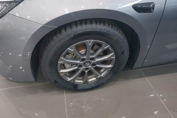 BYD Qin L 2025, 5000 км, за 12454 USD - фото 9