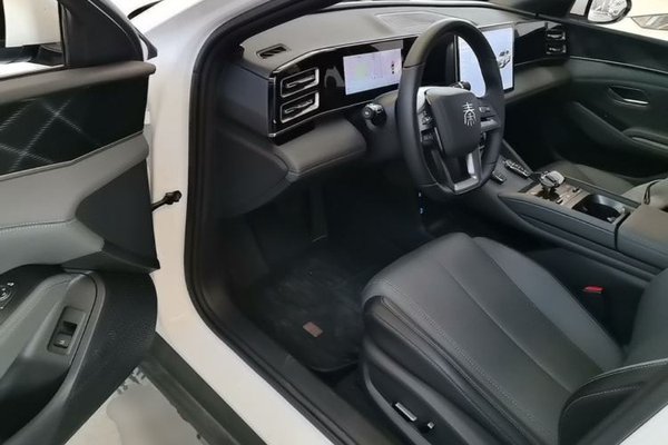BYD Qin L 2025, 1300 км, за 15146 USD - фото 18