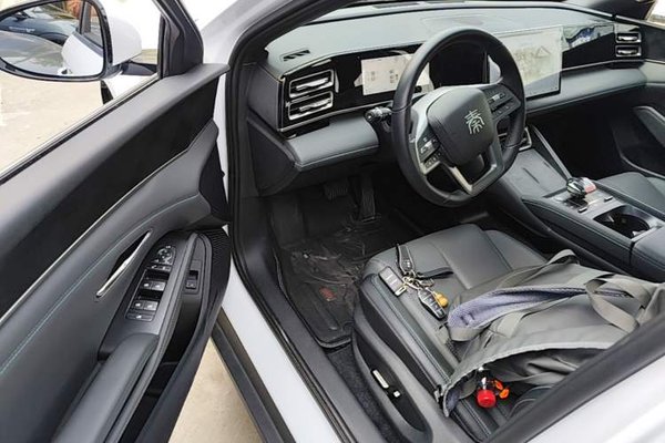 BYD Qin L 2025, 8800 км, за 15203 USD - фото 19