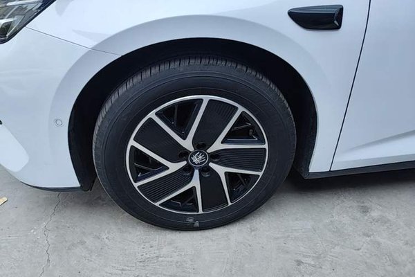 BYD Qin L 2025, 8800 км, за 15203 USD - фото 8