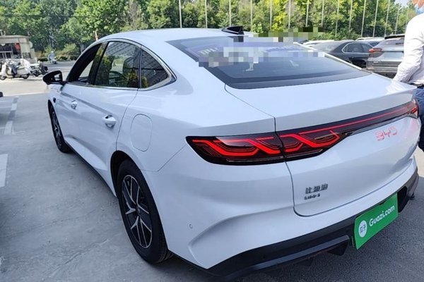 BYD Qin L 2025, 8800 км, за 15203 USD