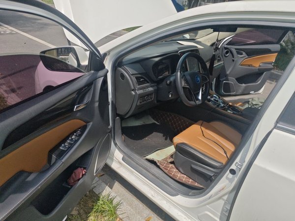 BYD Qin New Energy 2017, 49000 км, за 5473 USD - фото 13