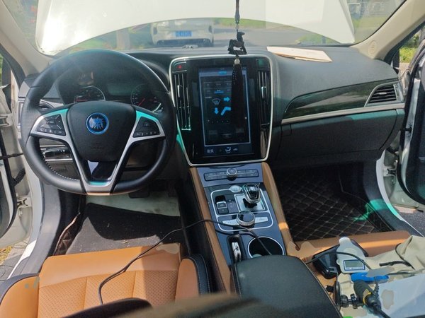 BYD Qin New Energy 2017, 49000 км, за 5473 USD - фото 6