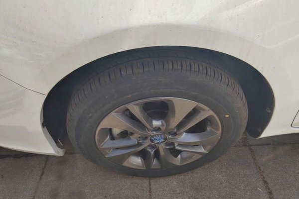 BYD Qin New Energy 2018, 55900 км, за 6172 USD - фото 10